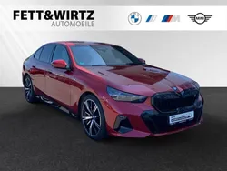 Fire red metallic Gebraucht 2024 BMW i5 Comfort Edition Limousine | 61.900 € (Guter Preis)