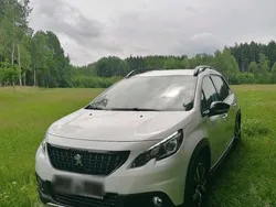 Weiß Gebraucht 2017 Peugeot 2008 GT-line SUV | 8.999 € (Guter Preis)
