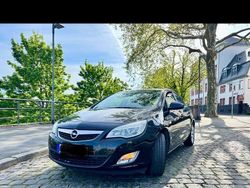 Gebraucht 2010 Opel Astra Selection Limousine | 5.400 € (Teuer)