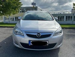 Grau Gebraucht 2012 Opel Astra Limousine | 8.950 € (Teuer)