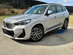 Silber Neu 2025 BMW iX1 M Sport SUV | 47.999 € (Guter Preis)