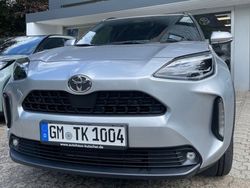 Silber Gebraucht 2024 Toyota Yaris Cross Team SUV | 28.490 € (Fairer Preis)