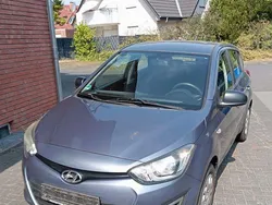 Blau Gebraucht 2013 Hyundai i20 Trend Limousine | 5.490 € (Guter Preis)