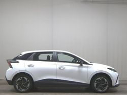 Weiss Gebraucht 2023 MG MG4 EV Kleinwagen | 15.480 €