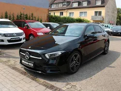 Kosmosschwarz Gebraucht 2019 Mercedes A250 AMG line Limousine | 28.850 € (Fairer Preis)
