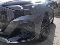 Grau Gebraucht 2024 Audi SQ8 Ambiente SUV | 88.900 € (Superpreis)