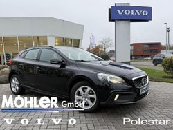 Schwarz Gebraucht 2014 Volvo V40 CC Momentum Kombi | 12.290 € (Fairer Preis)