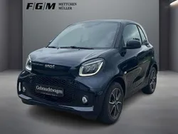 Bodypanels in sapphire blue (m Gebraucht 2024 Smart ForTwo Electric Drive Passion Exclusive Coupé | 16.190 € (Etwas zu teuer)