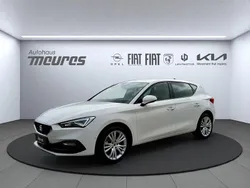 Weiss Gebraucht 2024 Seat Leon Style Limousine | 25.988 € (Guter Preis)