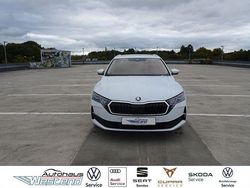 Moonweiß Gebraucht 2025 Skoda Octavia Selection Kombi | 44.900 €