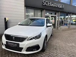 Weiss Gebraucht 2018 Peugeot 308 Allure Limousine | 13.490 € (Fairer Preis)