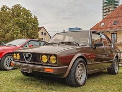 Braun Gebraucht 1982 Alfa Romeo Alfetta Quadrifoglio Limousine | 19.116 €