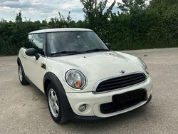 Beige Gebraucht 2011 Mini ONE Kleinwagen | 3.000 € (Fairer Preis)