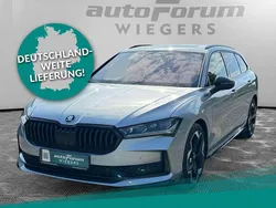 Pebble silber metallic Gebraucht 2025 Skoda Superb SportLine Kombi | 53.670 €