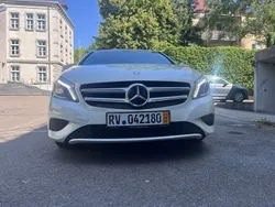 Weiß Gebraucht 2014 Mercedes A200 AMG line Limousine | 9.900 € (Guter Preis)