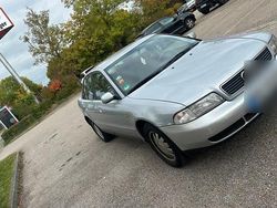 Silber Gebraucht 1998 Audi A4 Limousine | 2.800 €