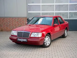Rot Gebraucht 1994 Mercedes E200 Limousine | 19.800 €