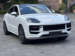 Weiß Gebraucht 2024 Porsche Cayenne Turbo SUV | 115.790 €