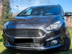 Grau Gebraucht 2019 Ford S-MAX Titanium Van / Kleinbus | 20.995 € (Fairer Preis)