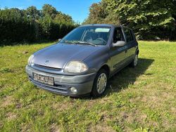 Gebraucht 2000 Renault Clio II Limousine | 1.390 € (Etwas zu teuer)