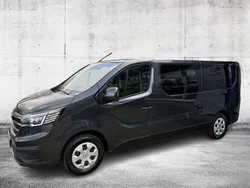 Grau Gebraucht 2024 Renault Trafic Life Van | 34.880 € (Guter Preis)