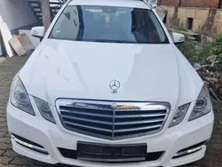 Weiß Gebraucht 2012 Mercedes E250 Elegance Kombi | 12.750 € (Etwas zu teuer)