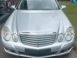 Silber Gebraucht 2007 Mercedes E200 Limousine | 8.500 € (Fairer Preis)
