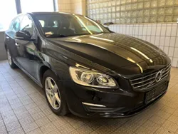 Black sapphire / metallic Gebraucht 2014 Volvo V60 Business Edition Kombi | 8.990 € (Fairer Preis)