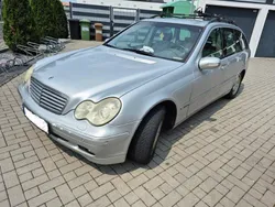 Silber Gebraucht 2003 Mercedes C220 Kombi | 1.100 €