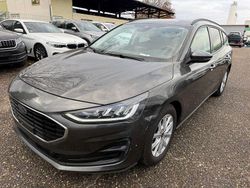Grau Gebraucht 2022 Ford Focus Limousine | 10.115 € (Superpreis)