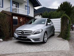 Silber Gebraucht 2014 Mercedes B180 Sport Van / Kleinbus | 10.000 € (Fairer Preis)