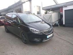 Schwarz Gebraucht 2017 Opel Zafira Tourer Van / Kleinbus | 13.750 € (Fairer Preis)