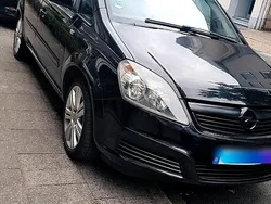 Schwarz Gebraucht 2006 Opel Zafira Van / Kleinbus | 2.799 € (Fairer Preis)