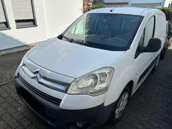 Weiß Gebraucht 2010 Citroën Berlingo Van / Kleinbus | 4.950 € (Teuer)