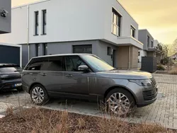 Grau Gebraucht 2018 Land Rover Range Rover Vogue SUV | 52.900 € (Guter Preis)