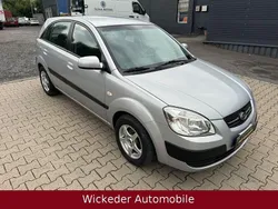 Silber Gebraucht 2006 Kia Rio EX Limousine | 2.990 € (Etwas zu teuer)