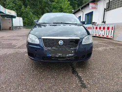 Grau Gebraucht 2005 Fiat Croma Kombi | 1.499 € (Fairer Preis)
