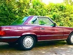 Rot Gebraucht 1986 Mercedes SL420 Cabrio | 42.900 €