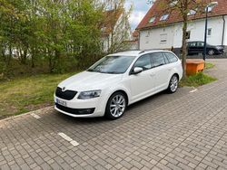 Weiß Gebraucht 2014 Skoda Octavia Elegance Kombi | 8.200 € (Fairer Preis)