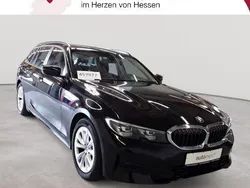 Schwarz uni Gebraucht 2020 BMW 320 Advantage Kombi | 24.990 € (Fairer Preis)