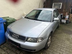 Grau Gebraucht 1996 Audi A4 Limousine | 500 € (Guter Preis)