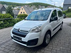Weiß Gebraucht 2016 Citroën Berlingo Feel Van / Kleinbus | 5.500 € (Superpreis)