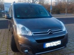 Braun Gebraucht 2016 Citroën Berlingo Shine Van / Kleinbus | 7.900 € (Fairer Preis)