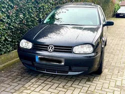 Schwarz Gebraucht 2003 VW Golf IV Kleinwagen | 1.900 € (Fairer Preis)