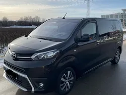 Schwarz Gebraucht 2017 Toyota Proace Van | 24.500 € (Teuer)