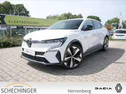 Weiss / gletscherweiss Gebraucht 2022 Renault Mégane Techno Limousine | 31.890 € (Teuer)