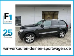 Schwarz brilliant black (schwarz) metallic Gebraucht 2013 Jeep Grand Cherokee Overland SUV | 16.300 € (Guter Preis)