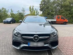 Grau Gebraucht 2017 Mercedes E63S AMG AMG Limousine | 59.500 € (Guter Preis)