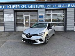 Silber Gebraucht 2023 Renault Clio V Equilibre Kleinwagen | 13.300 € (Guter Preis)