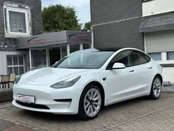 Weiß Gebraucht 2021 Tesla Model 3 Limousine | 22.990 € (Fairer Preis)